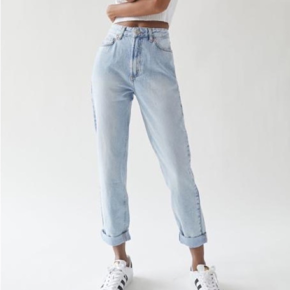 BDG Urban Outfitters Mom High Rise Light Wash Jeans - Picture 1 of 8